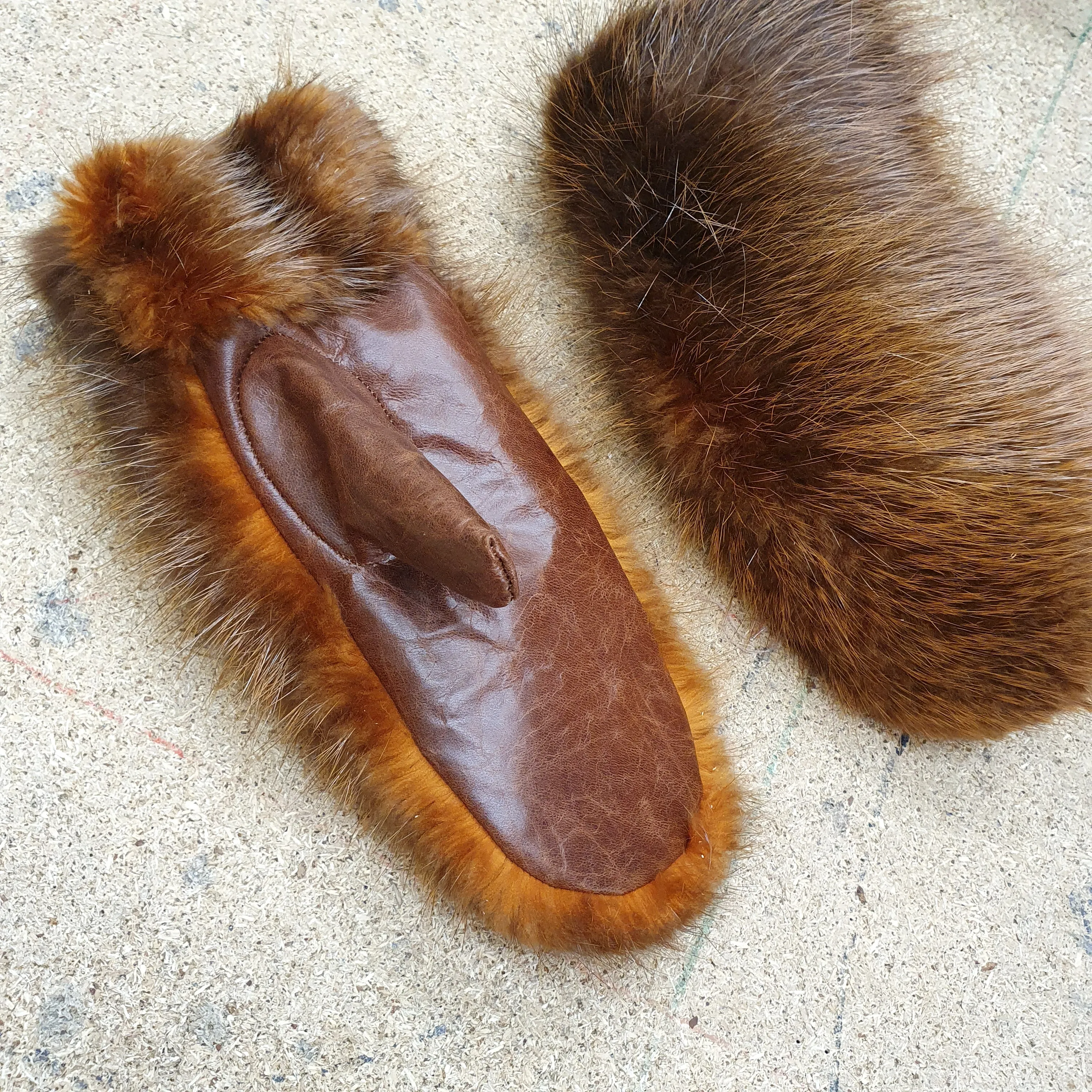 Beaver fur mittens 8